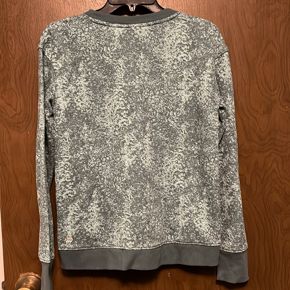 All in motion green sweatshirt size XL (14/16) - Picture 3 of 3